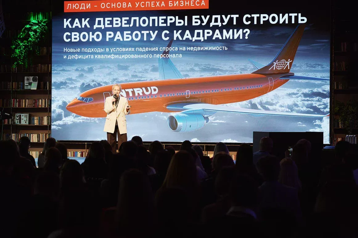 Строители обсудили варианты решения проблемы кадрового голода