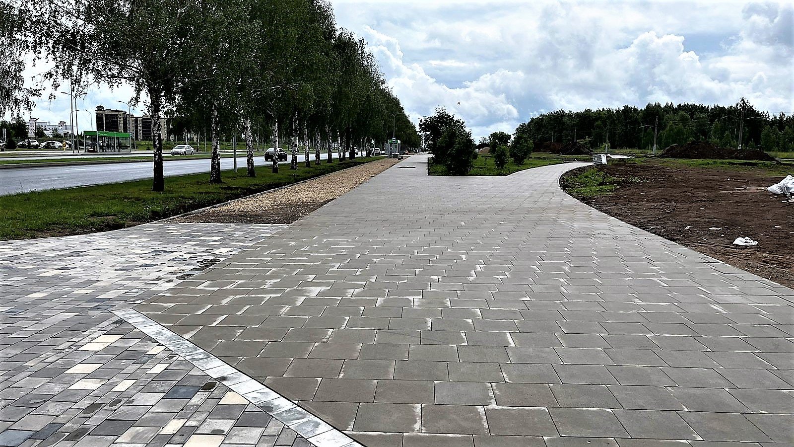 В Нижнекамске благоустраивают парк «Семья»